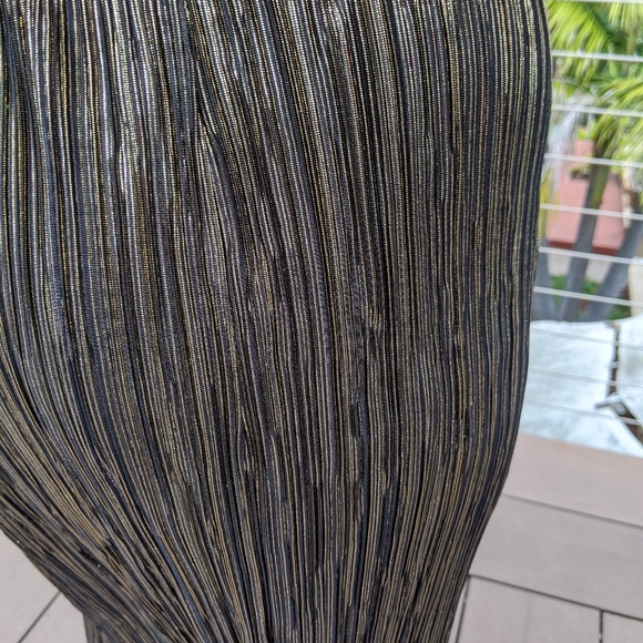 Forever 21 Black/Gold Skirt - Picture 3 of 4